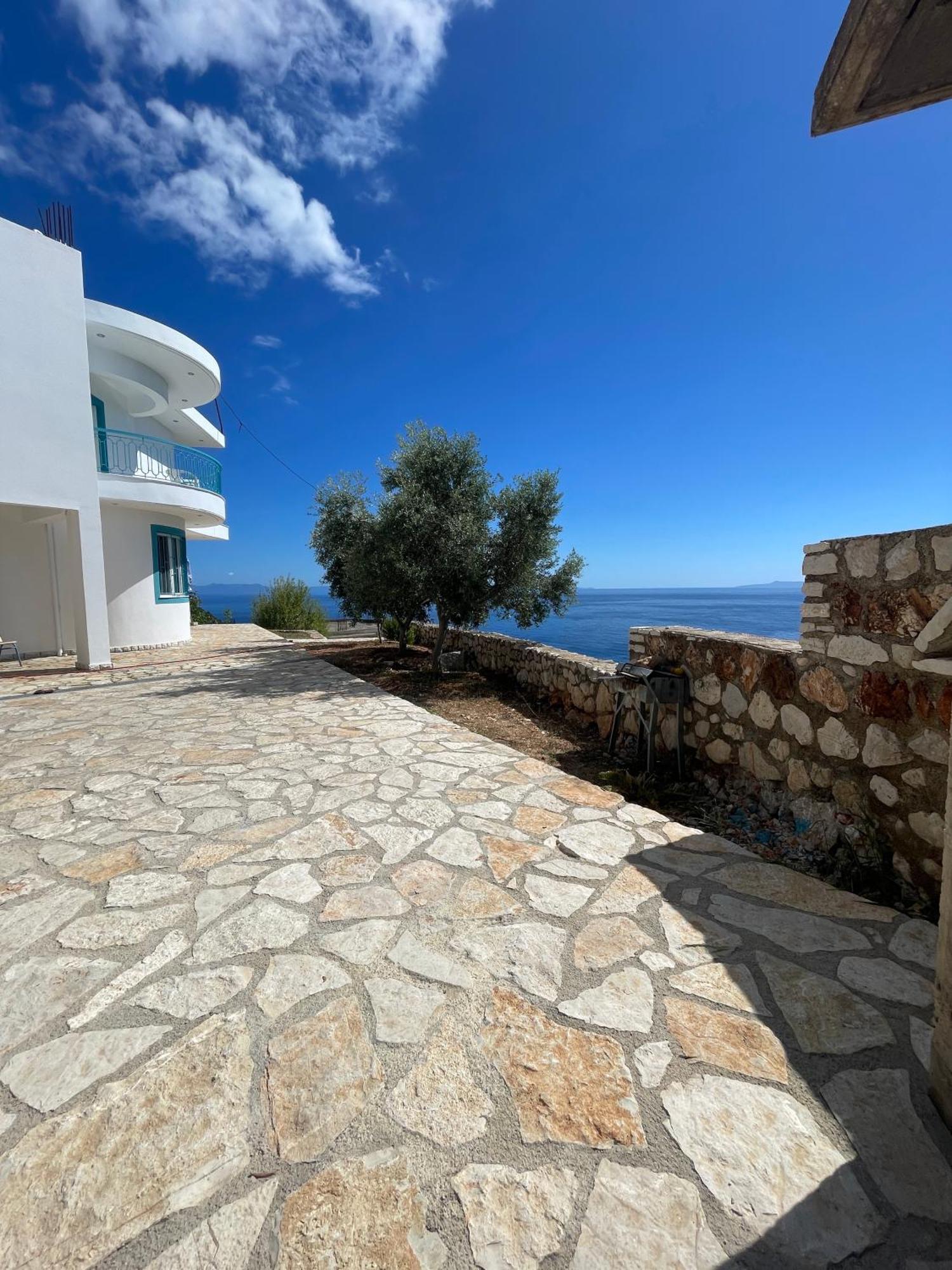 Endless Blue Apartments Dhermi Bagian luar foto