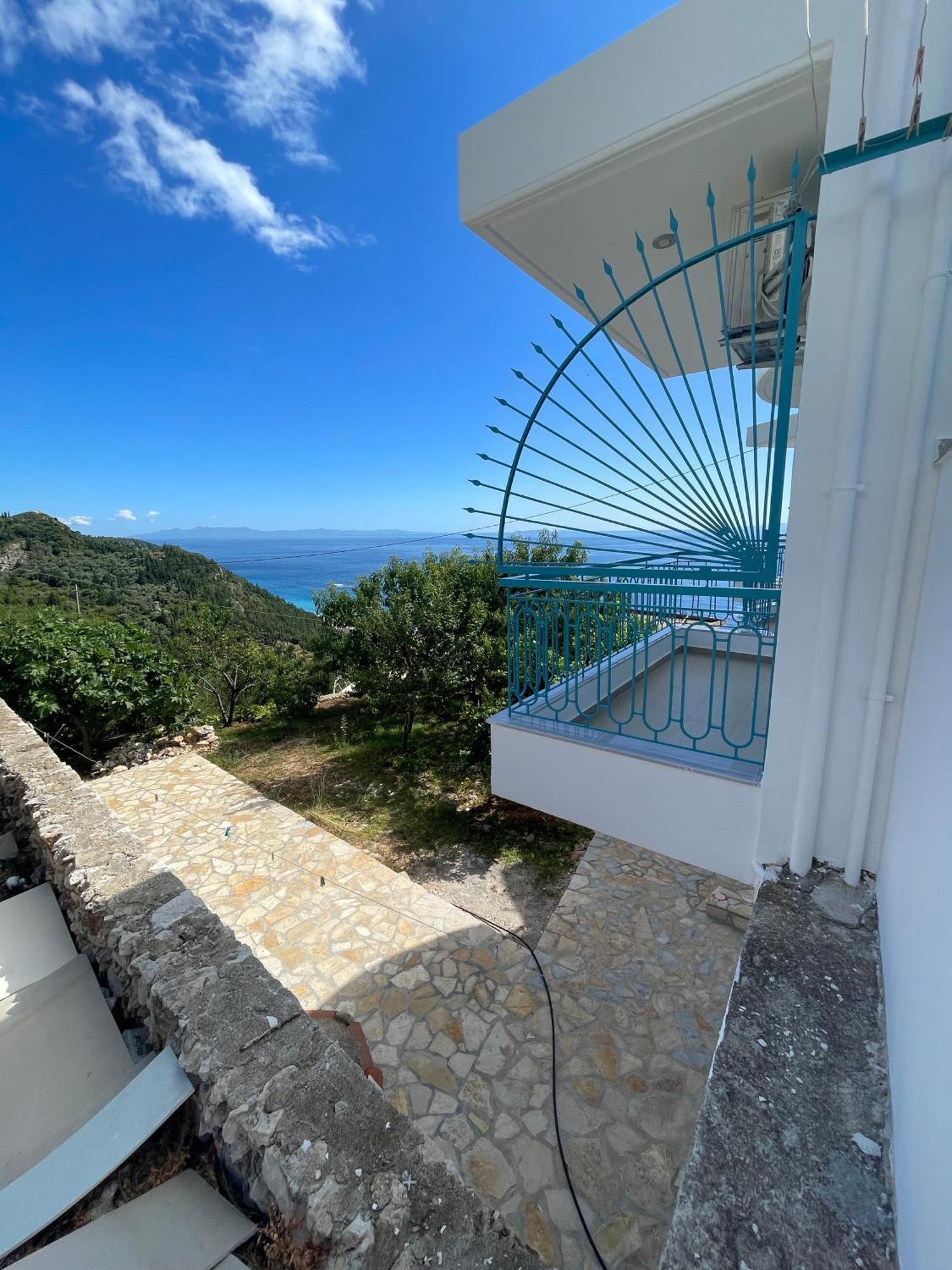 Endless Blue Apartments Dhermi Bagian luar foto