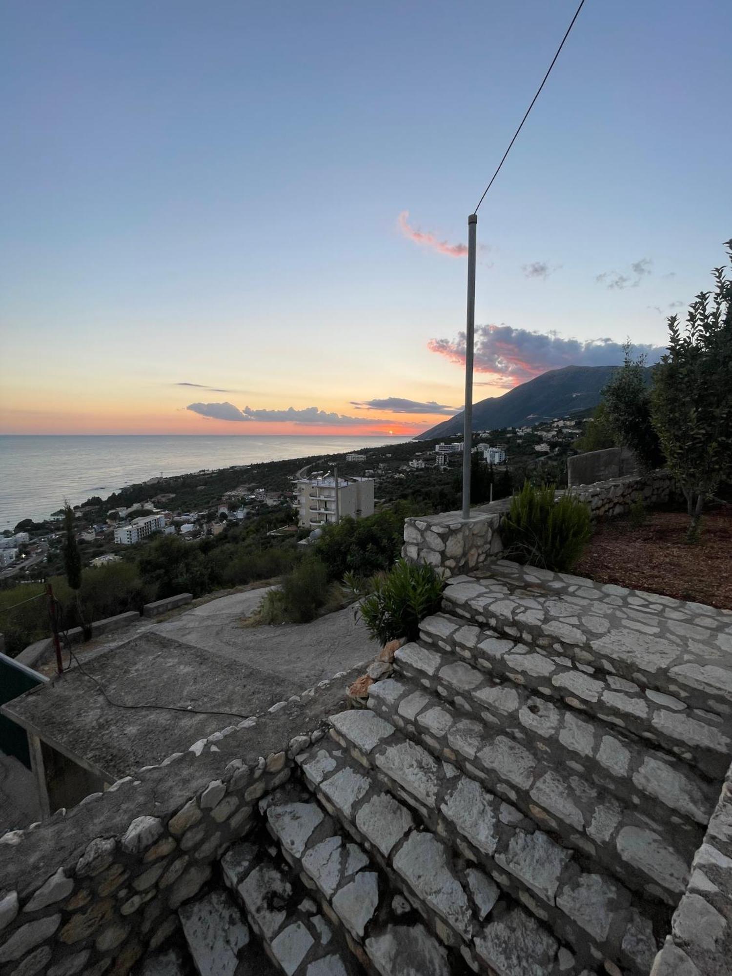 Endless Blue Apartments Dhermi Bagian luar foto