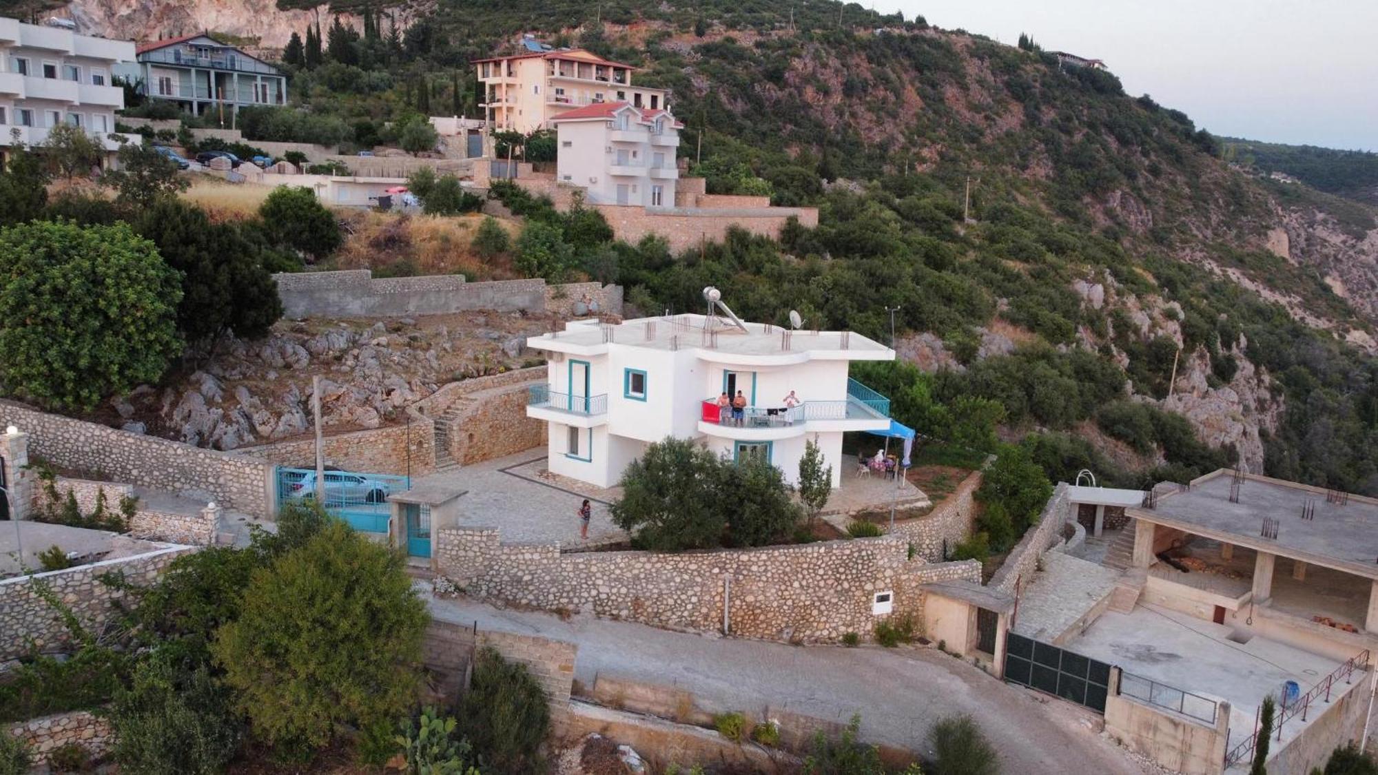 Endless Blue Apartments Dhermi Bagian luar foto